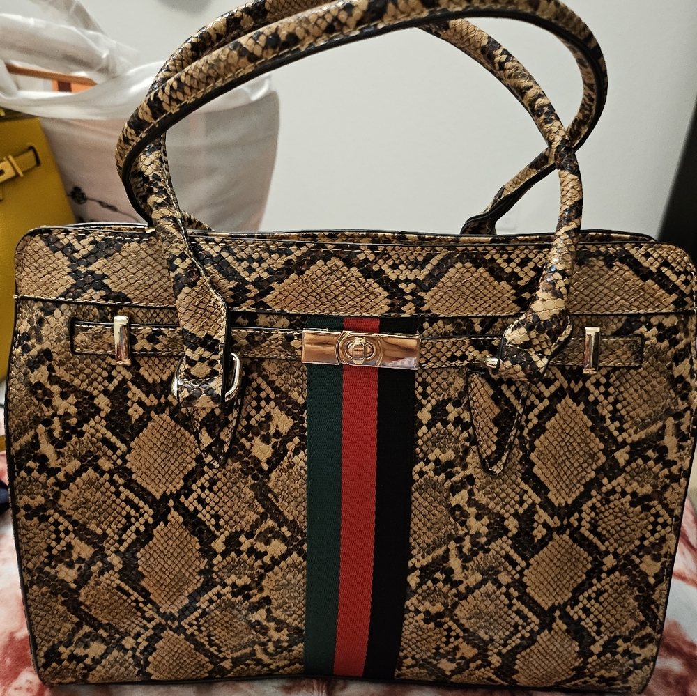 Snakeskin bag - no brand